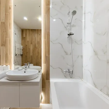 Luxury Apartments “Bozdosh” Uschhorod Exterior foto